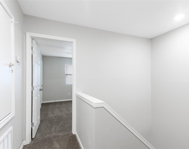 1701 Upland Drive - Photo Thumbnail 10