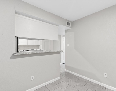 1701 Upland Drive - Photo Thumbnail 5