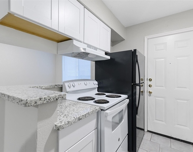 1701 Upland Drive - Photo Thumbnail 7