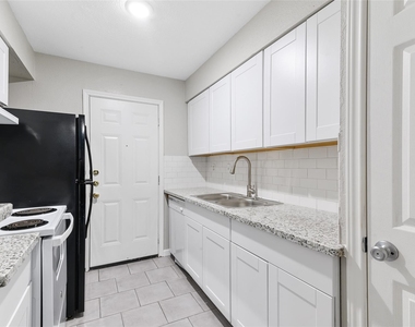 1701 Upland Drive - Photo Thumbnail 6