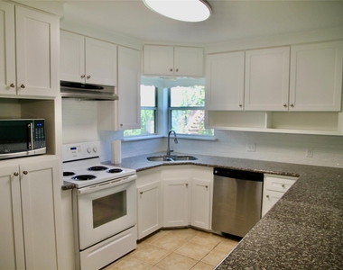 529 E Shore Drive - Photo Thumbnail 11