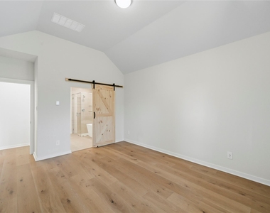 29821 Ellwood Lane - Photo Thumbnail 17