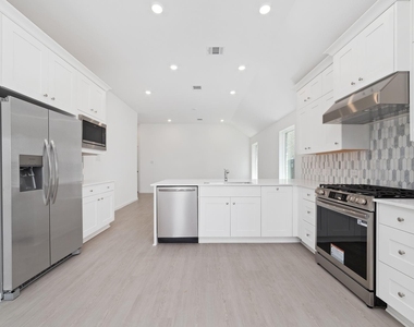 27619 Seascape Village Drive - Photo Thumbnail 12