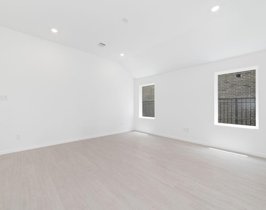 27619 Seascape Village Drive - Photo Thumbnail 10