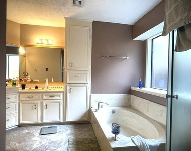 16427 Dunmoor Drive - Photo Thumbnail 15