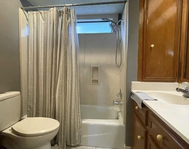16427 Dunmoor Drive - Photo Thumbnail 13