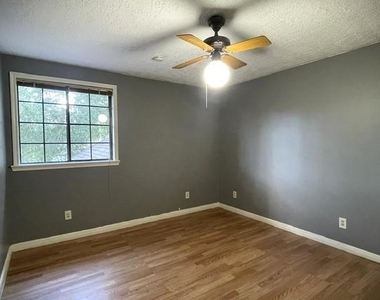 16427 Dunmoor Drive - Photo Thumbnail 4