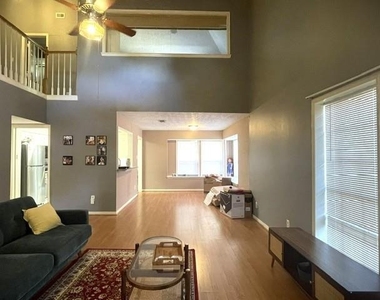 16427 Dunmoor Drive - Photo Thumbnail 9