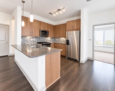 2111 Westheimer Rd Road - Photo Thumbnail 2