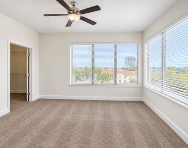 2111 Westheimer Rd Road - Photo Thumbnail 8