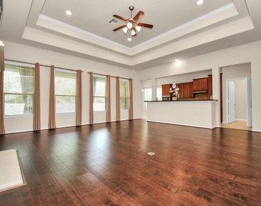 1122 Boxwood Place - Photo Thumbnail 20