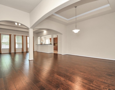 1122 Boxwood Place - Photo Thumbnail 16