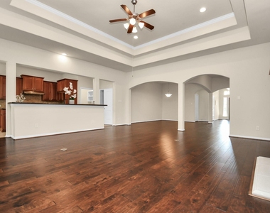 1122 Boxwood Place - Photo Thumbnail 21