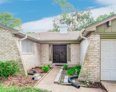 9510 Huntington Way Drive - Photo Thumbnail 4