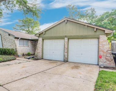 9510 Huntington Way Drive - Photo Thumbnail 2