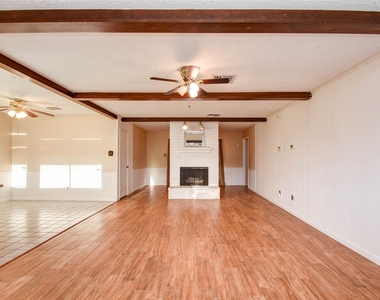 9510 Huntington Way Drive - Photo Thumbnail 11