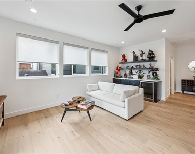 2012 Welch Street - Photo Thumbnail 13