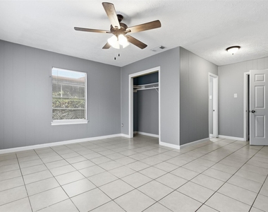 2101 Flynn Drive - Photo Thumbnail 5