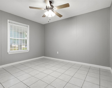 2101 Flynn Drive - Photo Thumbnail 10