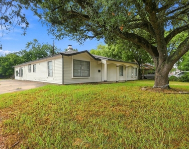 2101 Flynn Drive - Photo Thumbnail 13