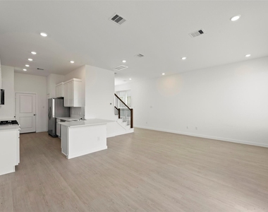 12523 Alligator Lake Court - Photo Thumbnail 6