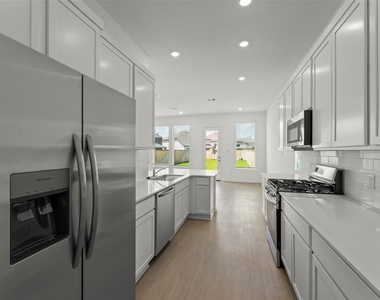 12523 Alligator Lake Court - Photo Thumbnail 9