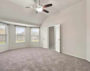 519 High Holly Circle - Photo Thumbnail 9
