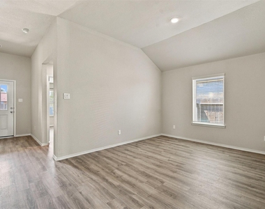 519 High Holly Circle - Photo Thumbnail 8