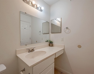 8201 Richmond Avenue - Photo Thumbnail 25