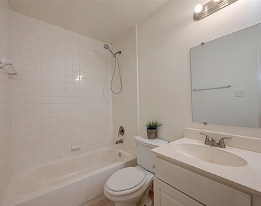8201 Richmond Avenue - Photo Thumbnail 26