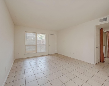 8201 Richmond Avenue - Photo Thumbnail 5