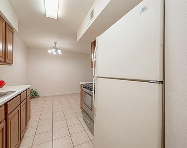 8201 Richmond Avenue - Photo Thumbnail 15