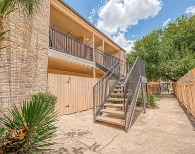 8201 Richmond Avenue - Photo Thumbnail 1