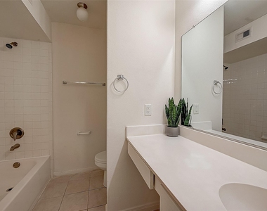 8201 Richmond Avenue - Photo Thumbnail 22