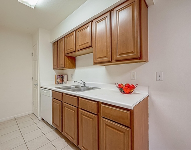 8201 Richmond Avenue - Photo Thumbnail 13