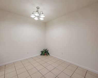 8201 Richmond Avenue - Photo Thumbnail 10