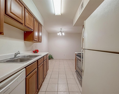 8201 Richmond Avenue - Photo Thumbnail 14