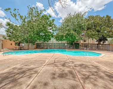 8201 Richmond Avenue - Photo Thumbnail 35