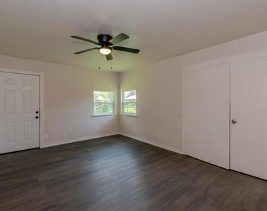 3825 Buckingham Row - Photo Thumbnail 19