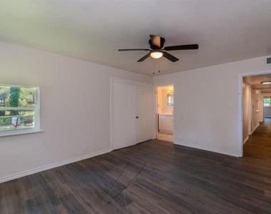 3825 Buckingham Row - Photo Thumbnail 20
