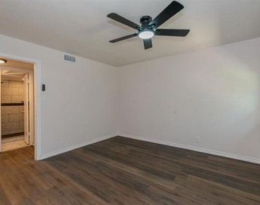 3825 Buckingham Row - Photo Thumbnail 15