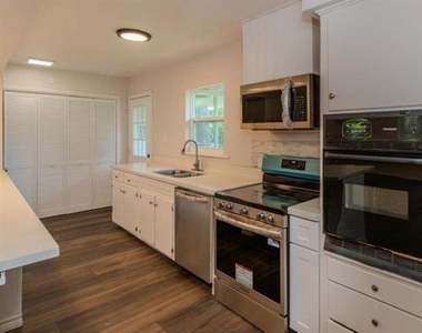 3825 Buckingham Row - Photo Thumbnail 8