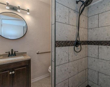 3825 Buckingham Row - Photo Thumbnail 14
