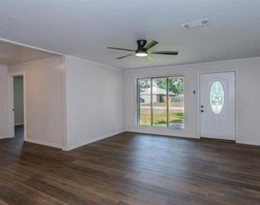 3825 Buckingham Row - Photo Thumbnail 1