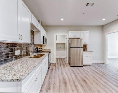 2906 Berry Road - Photo Thumbnail 3