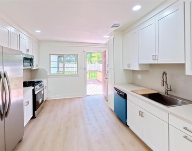 2740 Cos Street - Photo Thumbnail 7