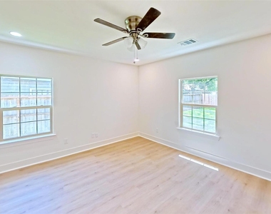 2740 Cos Street - Photo Thumbnail 14