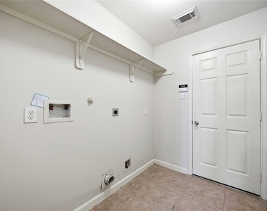 7606 Brighton Knolls Lane - Photo Thumbnail 18
