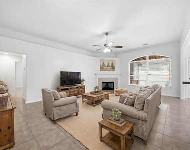 7606 Brighton Knolls Lane - Photo Thumbnail 10
