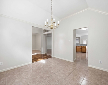 7606 Brighton Knolls Lane - Photo Thumbnail 6
